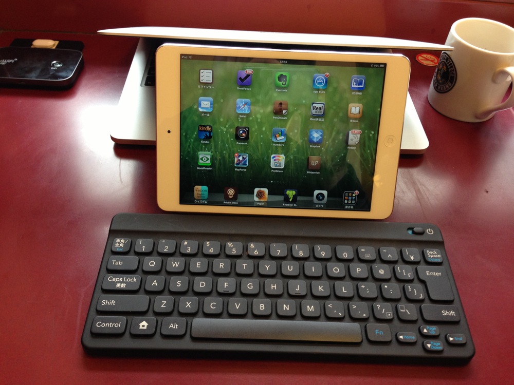 iPad miniとポケモンキーボードの組み合わせが軽くてコンパクトで便利